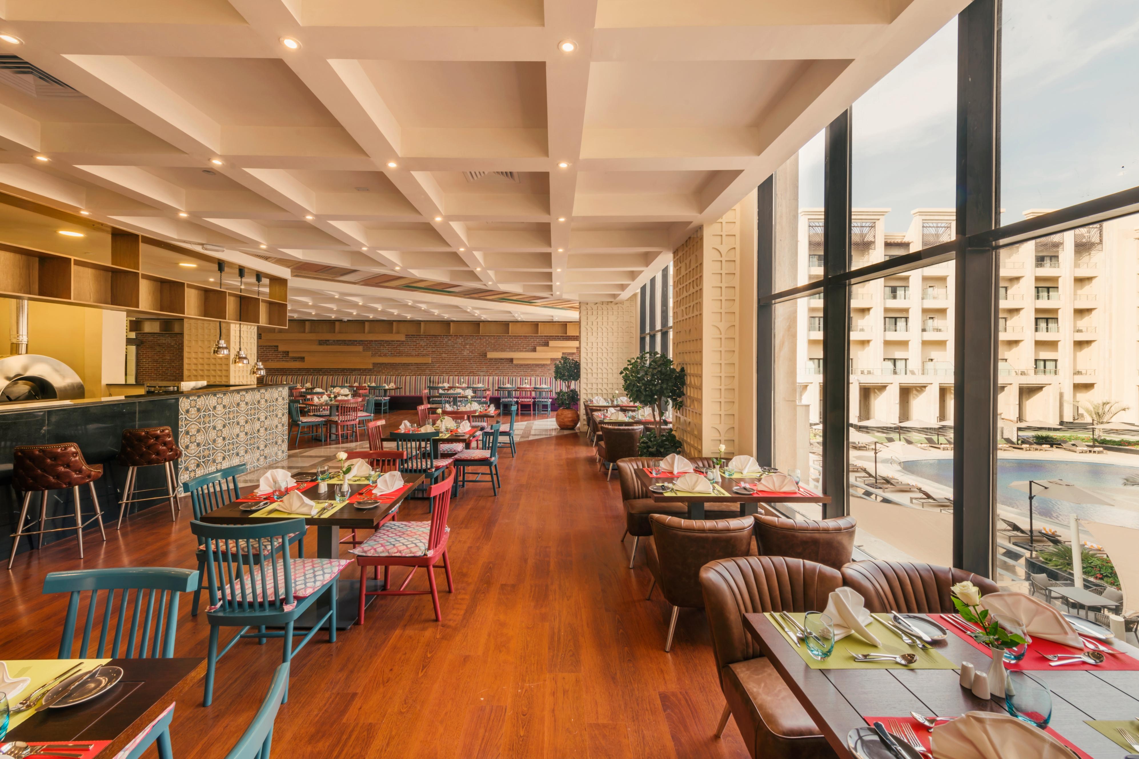 Triumph Luxury Hotel Kaherah Luaran gambar The restaurant
