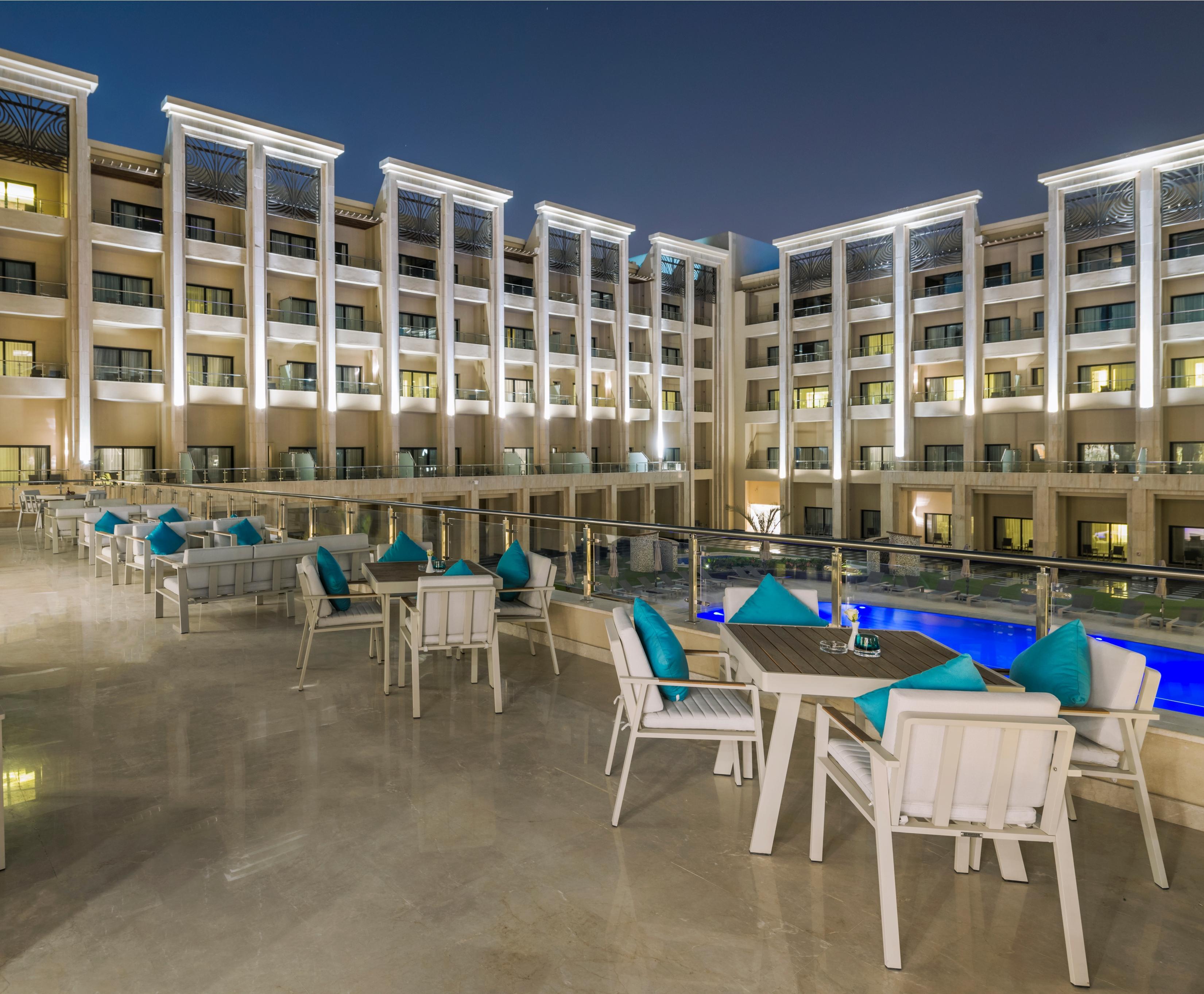 Triumph Luxury Hotel Kaherah Luaran gambar The hotel's pool