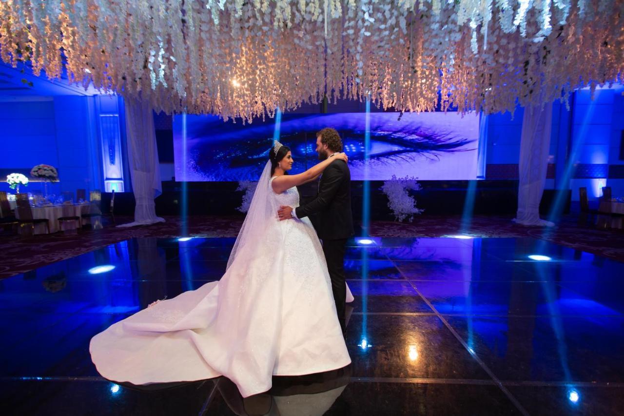 Triumph Luxury Hotel Kaherah Luaran gambar A wedding reception
