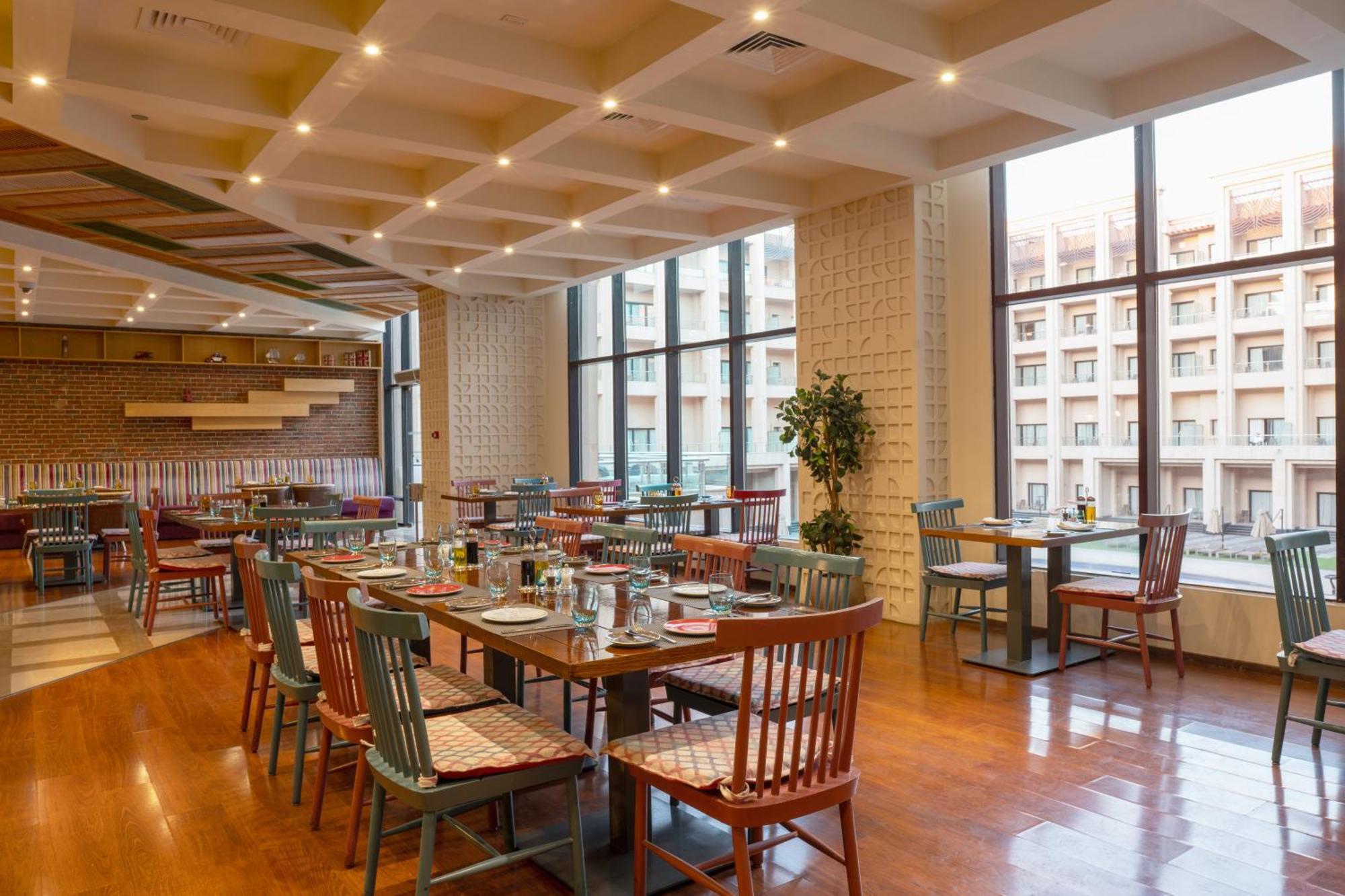 Triumph Luxury Hotel Kaherah Luaran gambar The restaurant